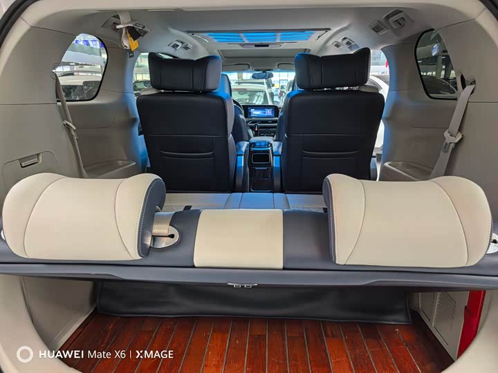 Фото 3 - Buick GL8 ES