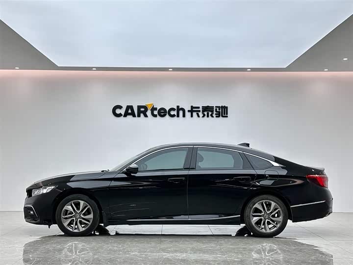 Фото 2 - Honda Inspire