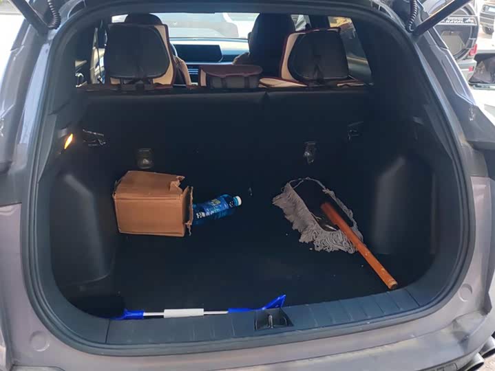 Фото 4 - Geely Coolray