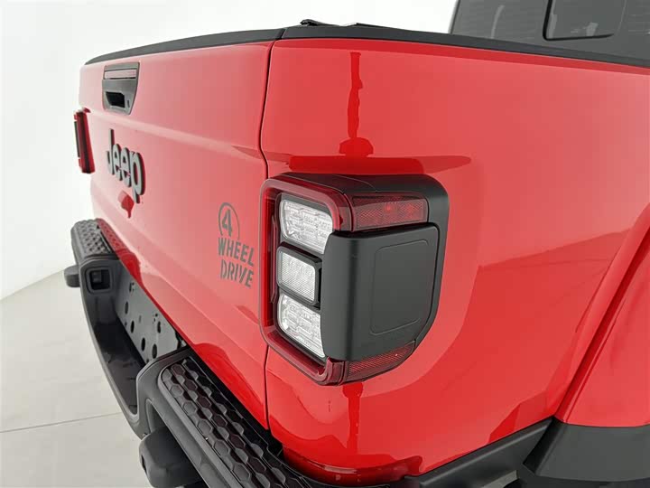 Фото 8 - Jeep Gladiator