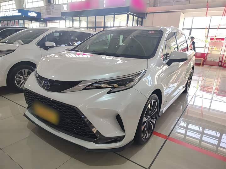 Фото 2 - Toyota Granvia