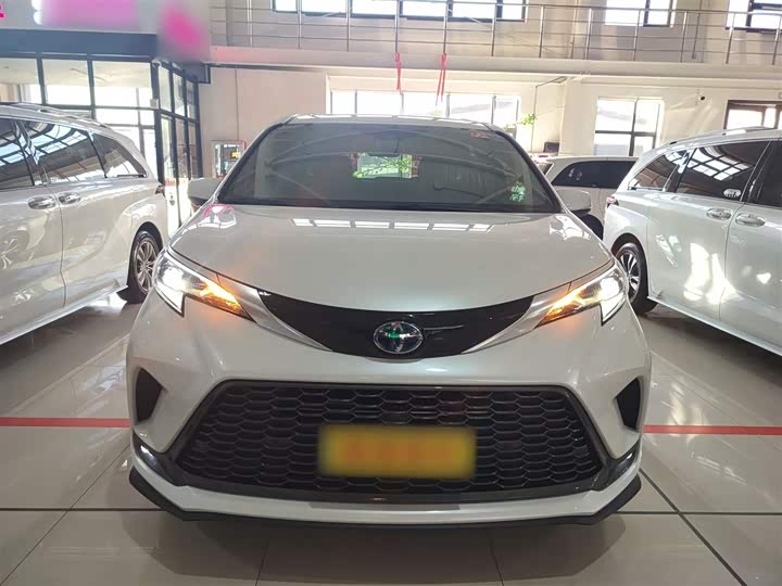 Фото 3 - Toyota Granvia