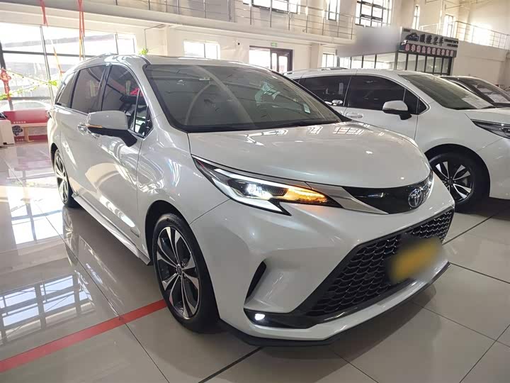 Фото 4 - Toyota Granvia