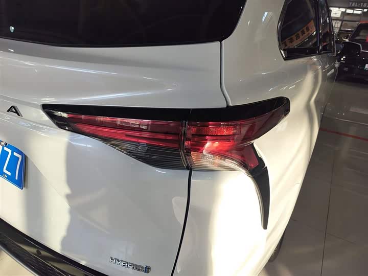 Фото 8 - Toyota Granvia