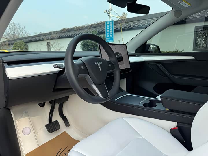 Фото 8 - Tesla Model Y