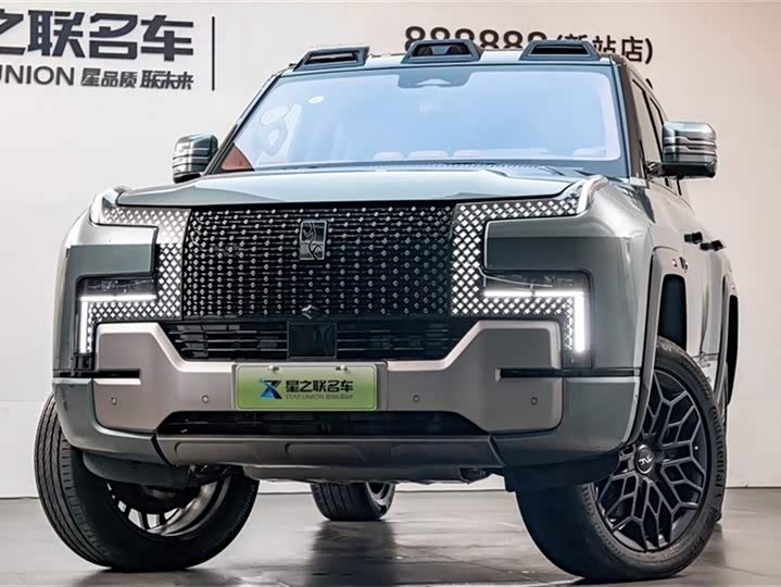 Фото 3 - BYD Yangwang U8