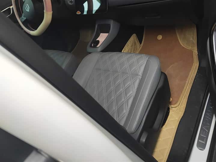 Фото 8 - Leapmotor T03