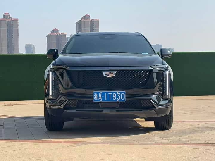 Фото 1 - Cadillac XT5