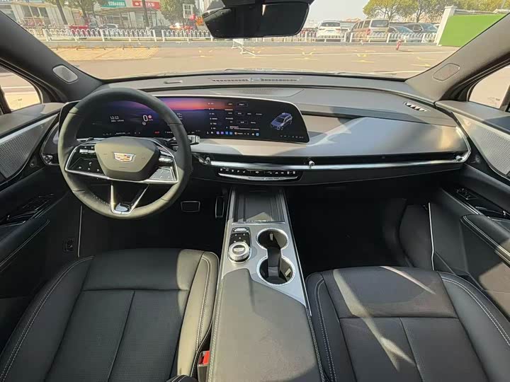 Фото 7 - Cadillac XT5