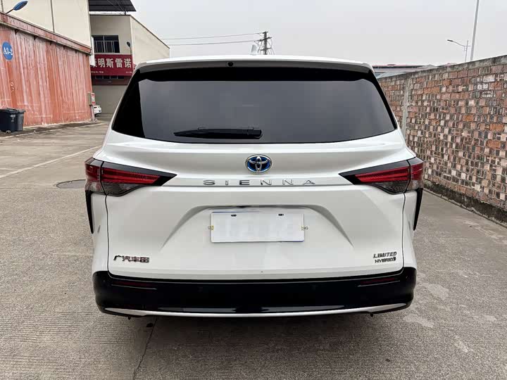 Фото 5 - Toyota Sienna