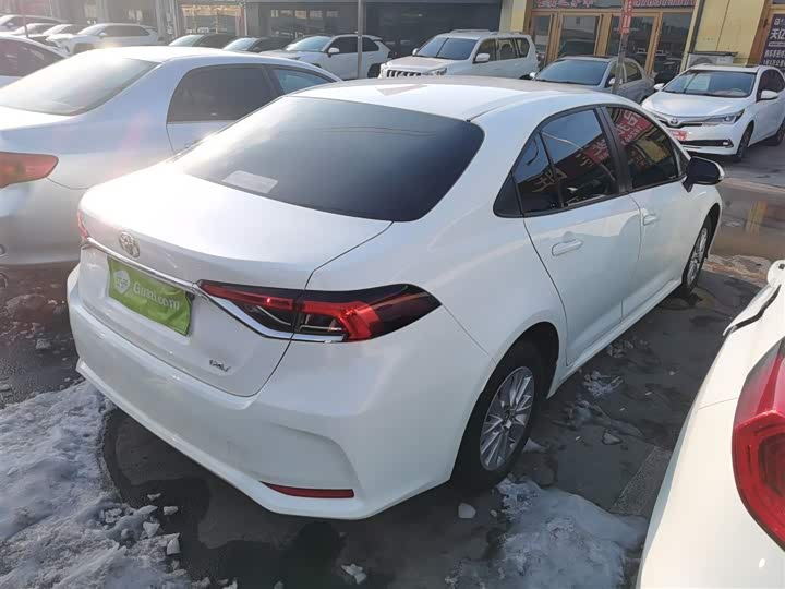 Фото 7 - Toyota Corolla