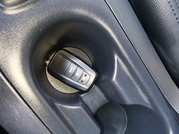 Фото 9 - Toyota Corolla