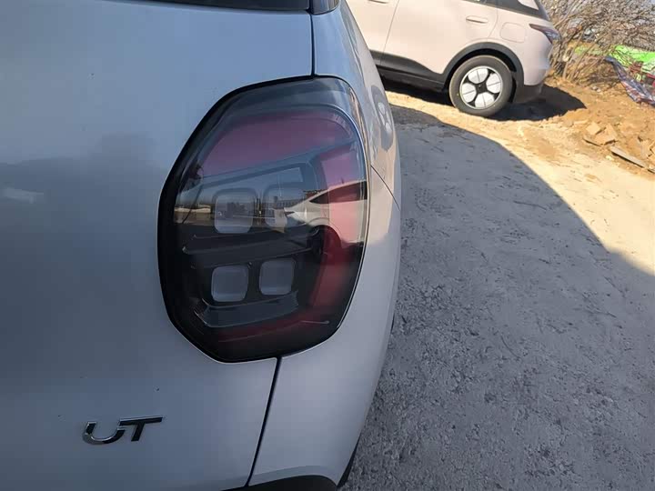 Фото 8 - GAC Aion UT