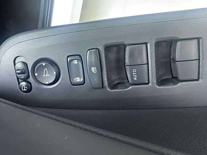 Фото 9 - Honda XR-V