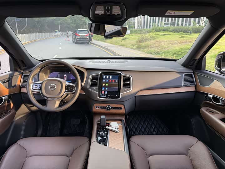 Фото 6 - Volvo XC90