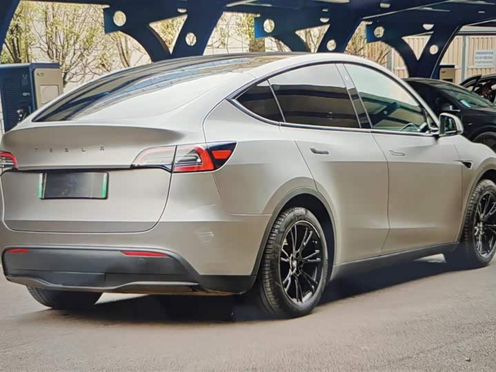 Фото 3 - Tesla Model Y