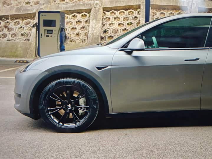 Фото 6 - Tesla Model Y