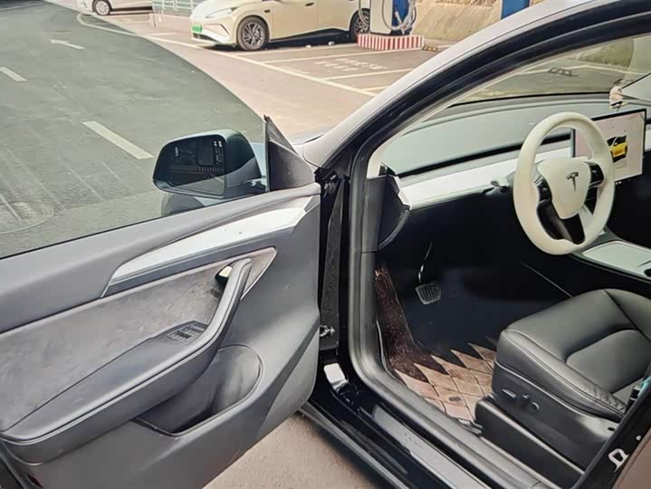 Фото 7 - Tesla Model Y