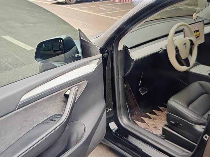 Фото 9 - Tesla Model Y