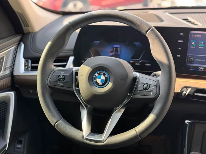 Фото 2 - BMW iX1