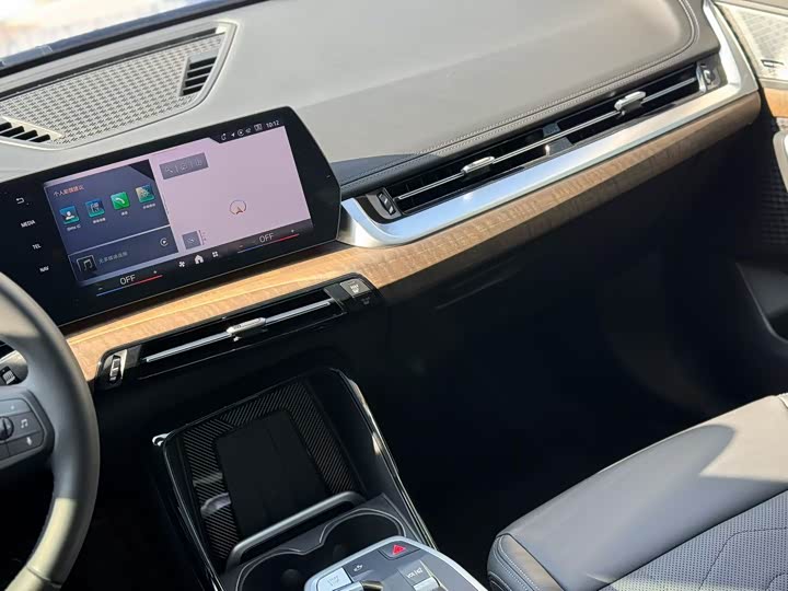 Фото 5 - BMW iX1