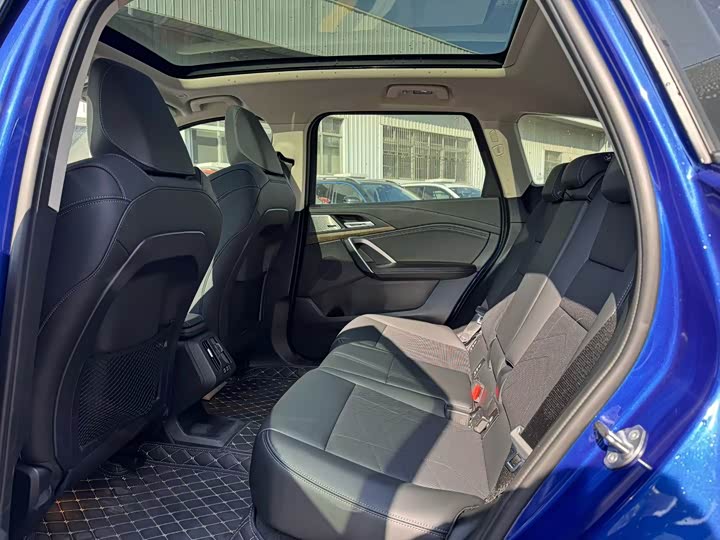 Фото 6 - BMW iX1