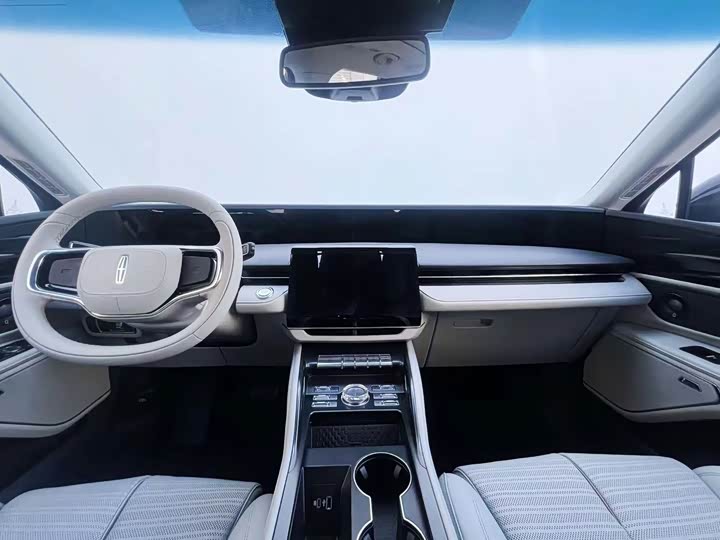 Фото 6 - Lincoln Nautilus