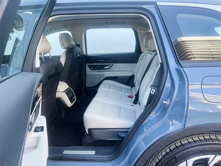 Фото 7 - Lincoln Nautilus