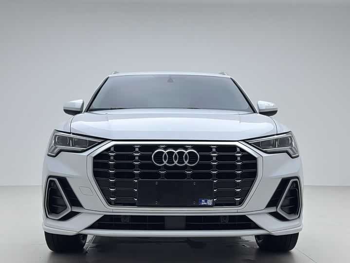 Фото 2 - Audi Q3