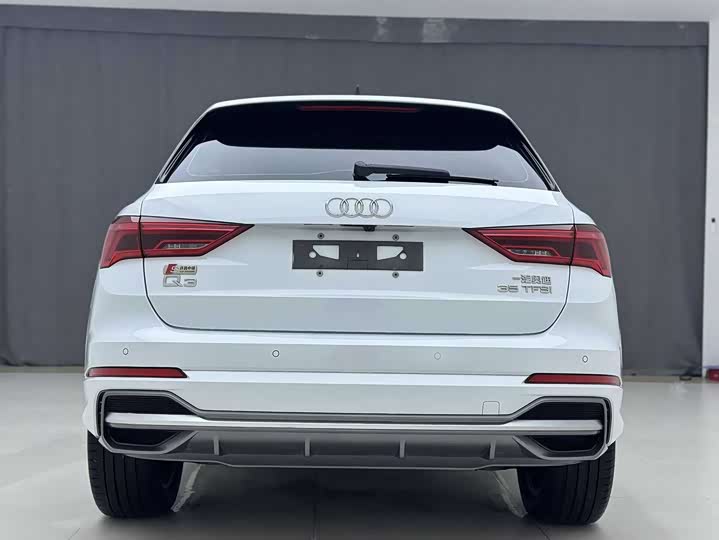 Фото 6 - Audi Q3