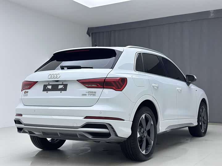 Фото 7 - Audi Q3