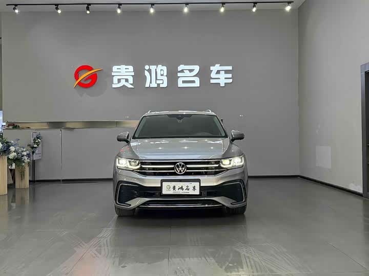 Фото 2 - Volkswagen Tiguan L Pro