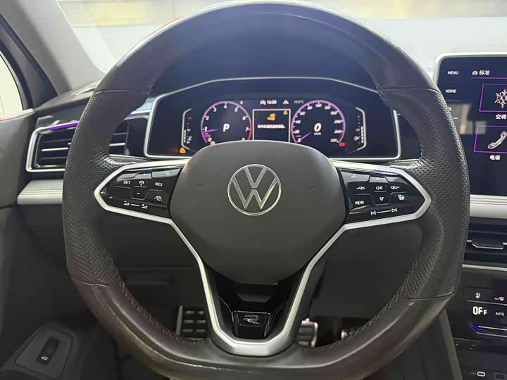 Фото 4 - Volkswagen Tiguan L Pro