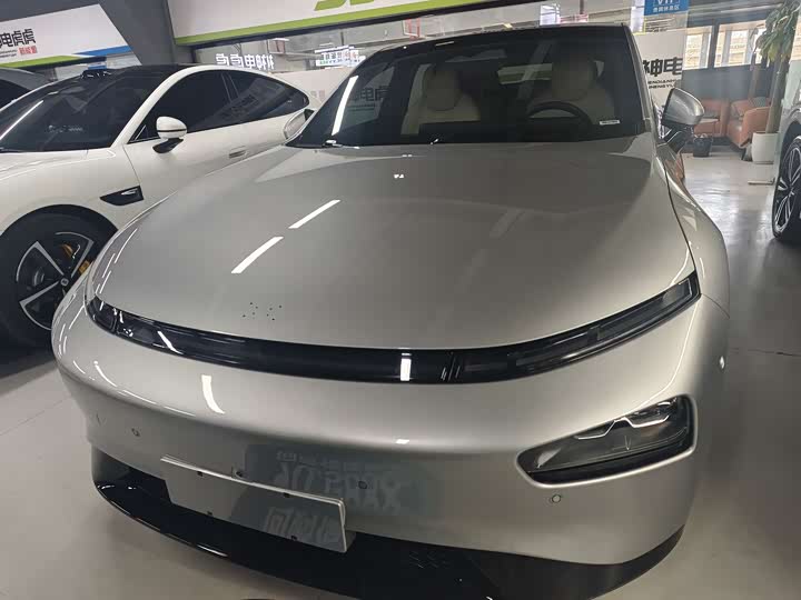 Фото 2 - XPeng P7