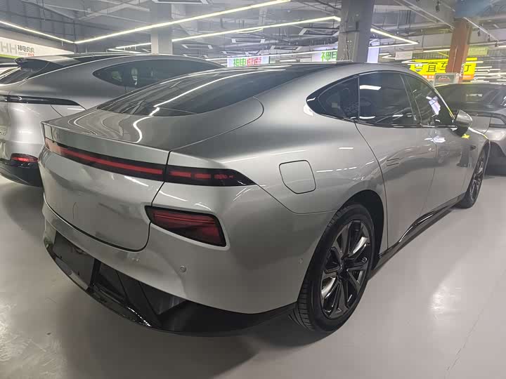 Фото 6 - XPeng P7