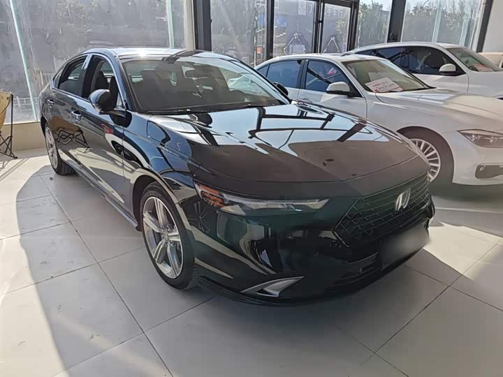 Фото 4 - Honda Accord