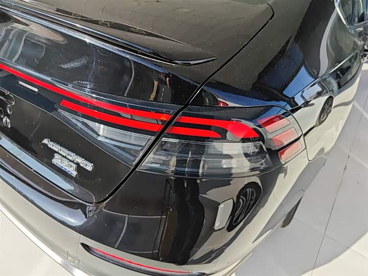 Фото 8 - Honda Accord