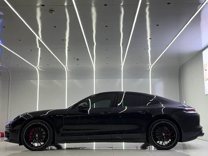 Фото 3 - Porsche Panamera