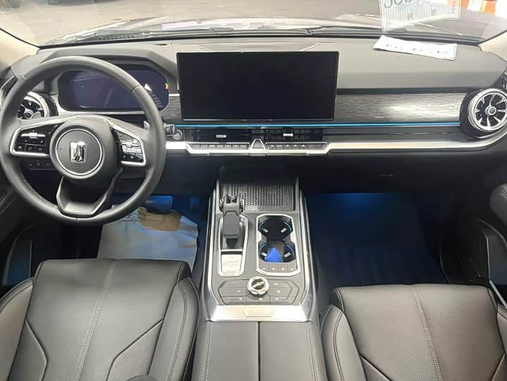 Фото 5 - Tank 400 Hybrid