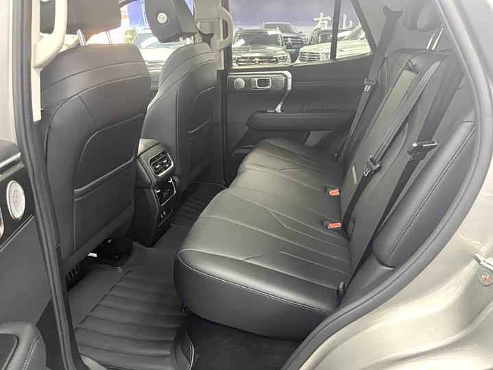 Фото 6 - Tank 400 Hybrid