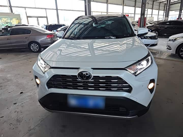 Фото 3 - Toyota RAV4