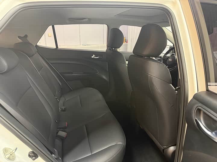 Фото 8 - Kia KX1