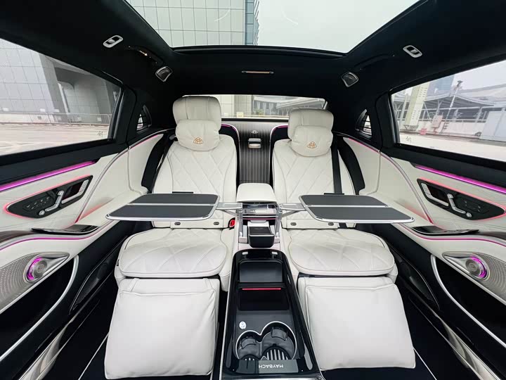 Фото 9 - Mercedes-Benz Maybach S-Class