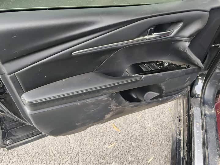 Фото 7 - Toyota Camry