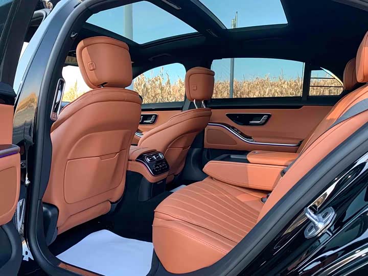 Фото 7 - Mercedes-Benz S-Class