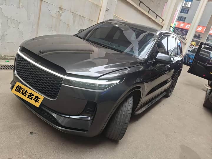 Фото 1 - LiXiang One