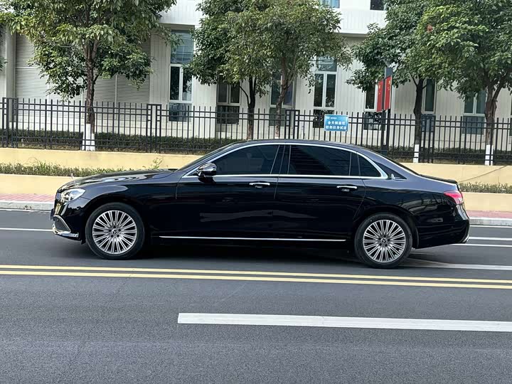 Фото 6 - Mercedes-Benz E-Class