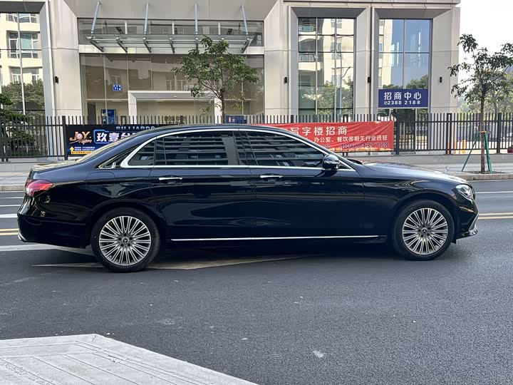 Фото 7 - Mercedes-Benz E-Class