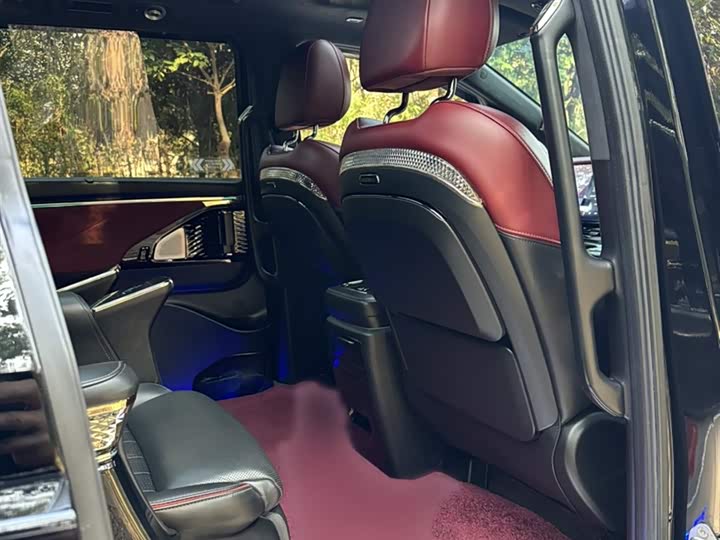 Фото 2 - GAC Trumpchi M8