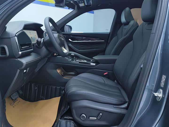 Фото 9 - Geely Monjaro